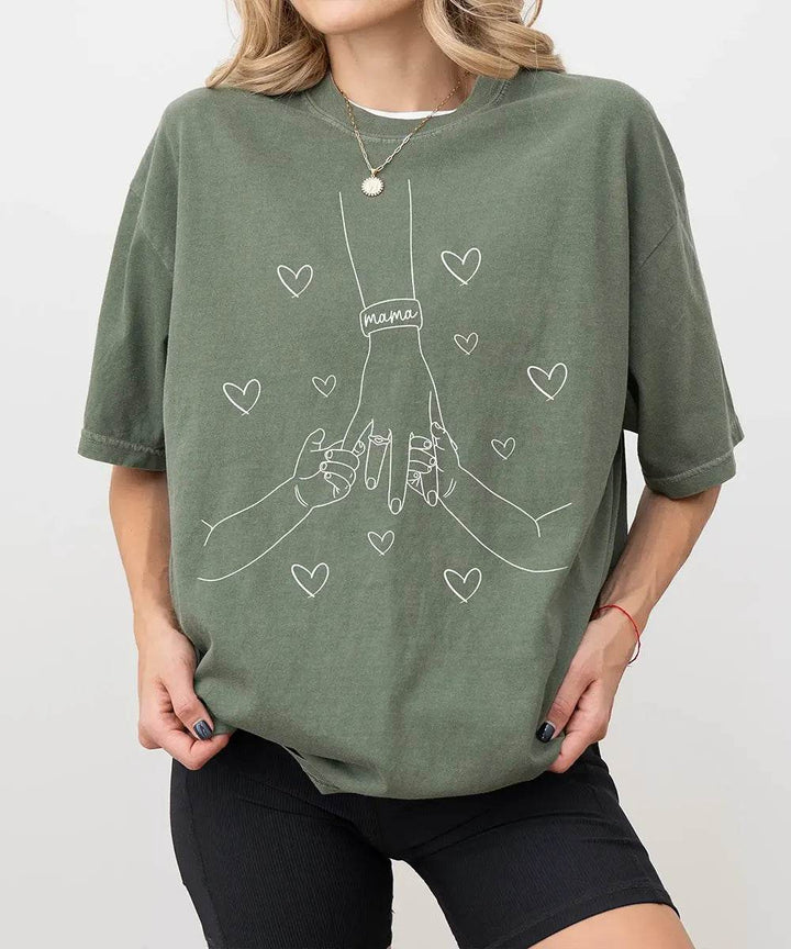 Mama Comfort Colors® T-Shirt – Minimalist Line Art Hands & Hearts Mom Shirt - Woven Mama