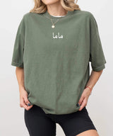 Arabic Minimalist Mom Comfort Colors Tee – "ماما" T-Shirt - Woven Mama