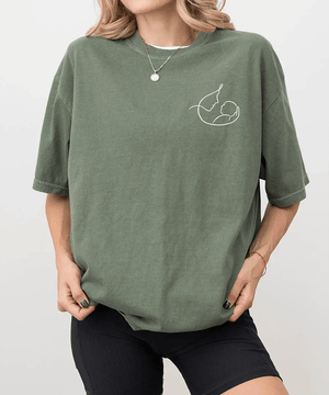 Mama Comfort Colors® T-Shirt – Minimalist Pocket Print Mother & Baby Line Art - Woven Mama