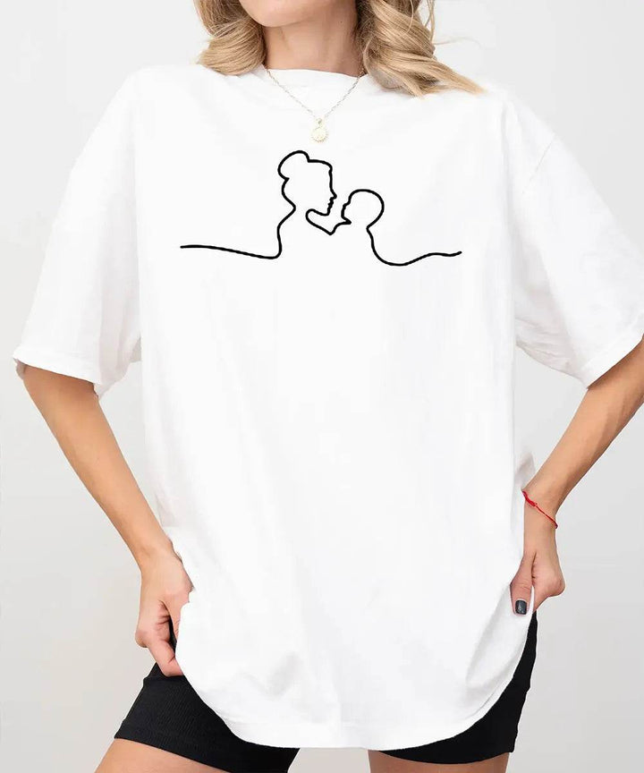 Mama Comfort Colors® T-Shirt – Minimalist Line Art Mother & Child - Woven Mama